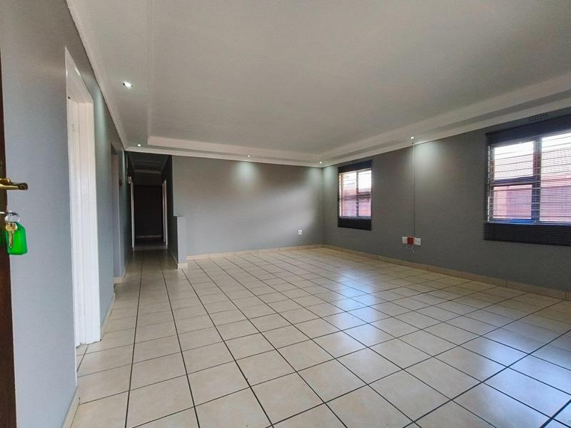 To Let Commercial Property for Rent in Mthata Eastern Cape